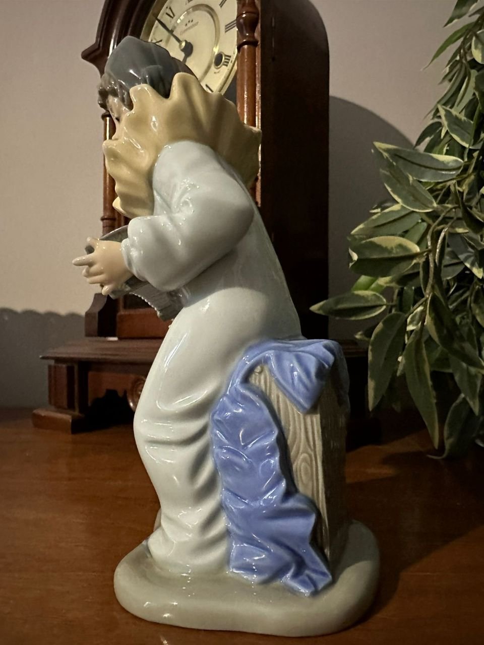 Статуэтка Lladro "Пьеро с концертино" — изображение 4