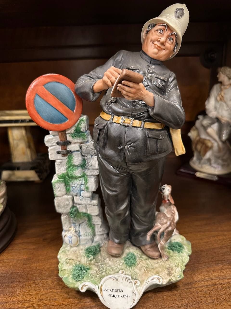 Скульптурная композиция «Штраф за парковку»