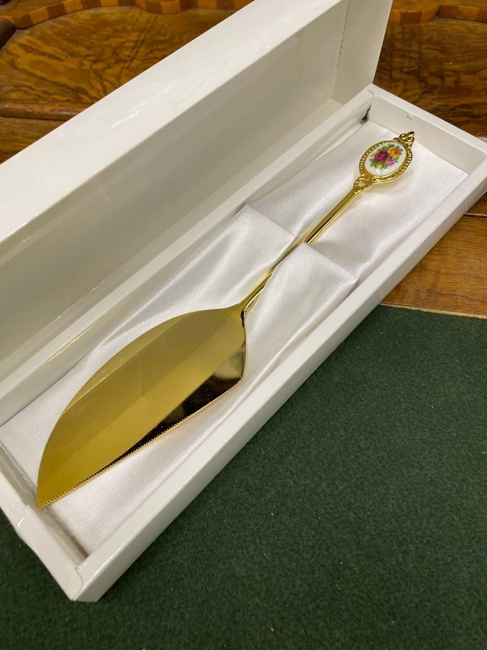 Винтажная лопатка Royal Albert