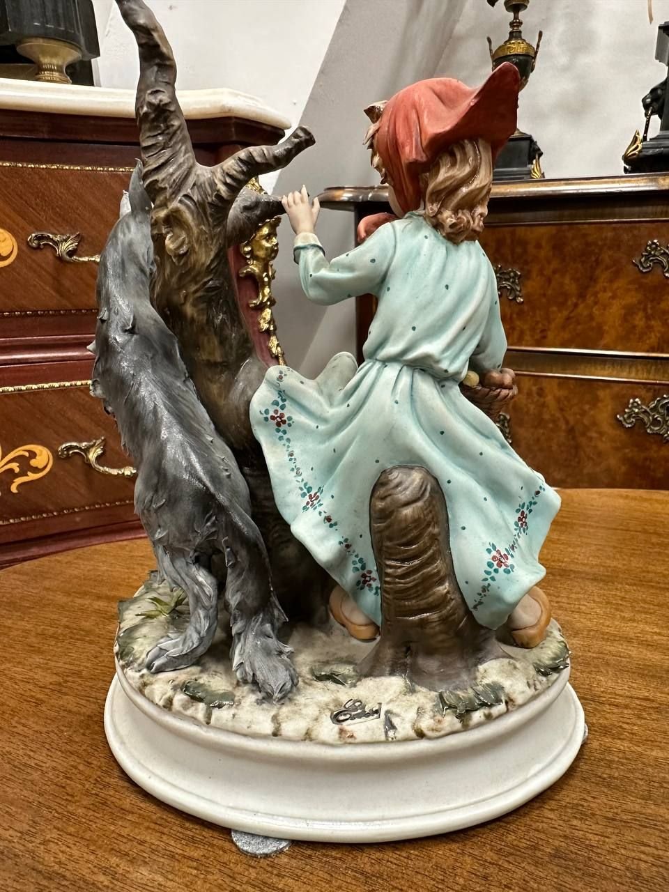 Сюжетная статуэтка Capodimonte "Красная Шапочка" — изображение 6