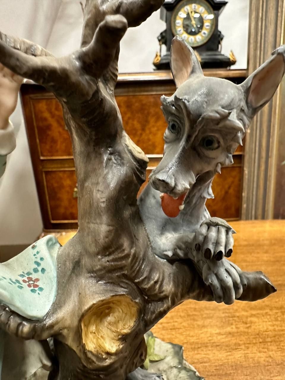 Сюжетная статуэтка Capodimonte "Красная Шапочка" — изображение 4