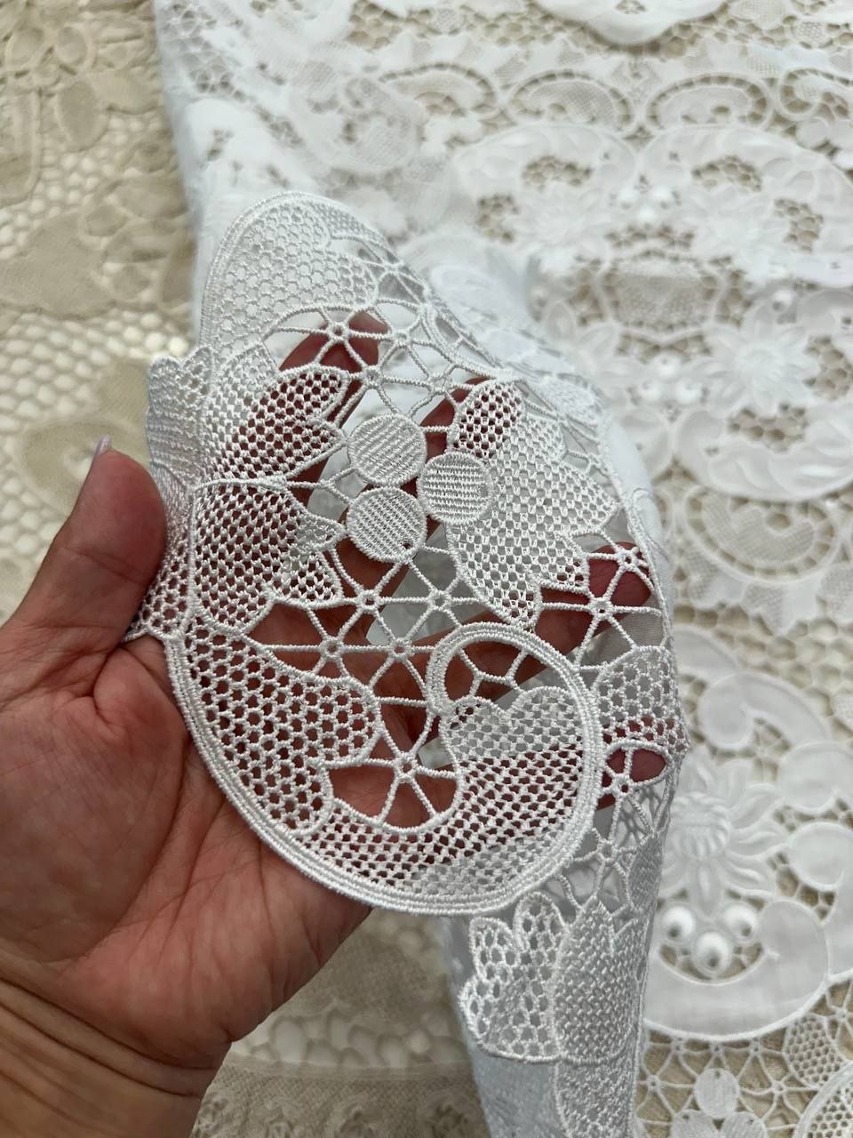 Ажурная скатерть из венецианского кружева — изображение 3