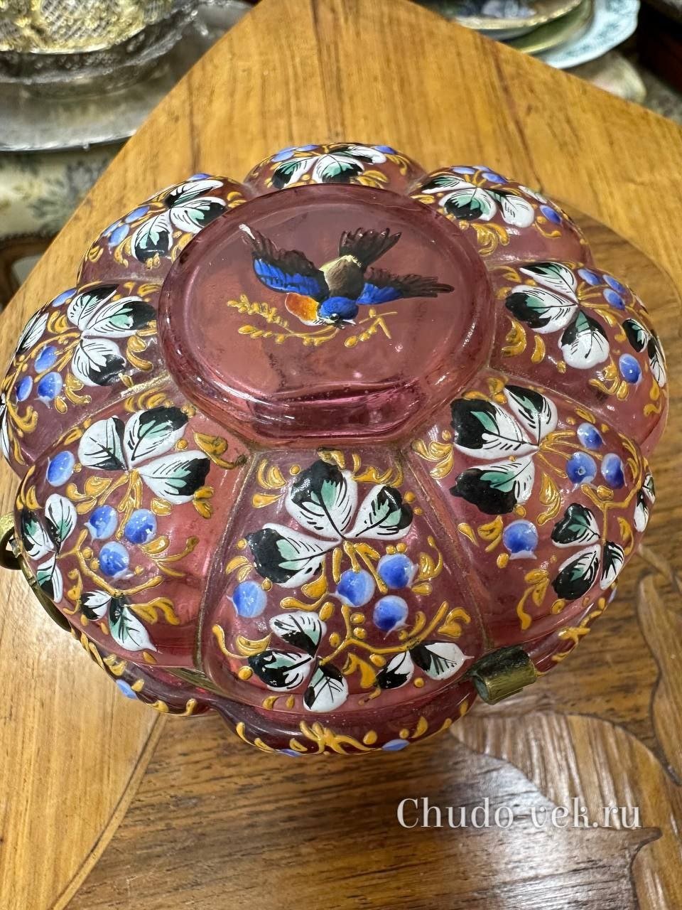 Старинная шкатулка Moser из клюквенного стекла — изображение 2