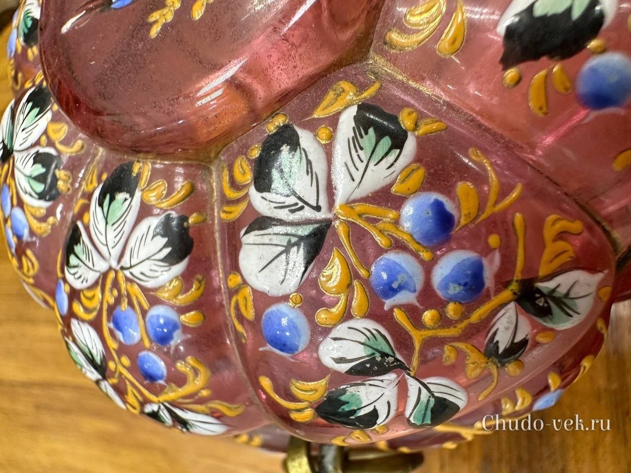 Старинная шкатулка Moser из клюквенного стекла — изображение 3