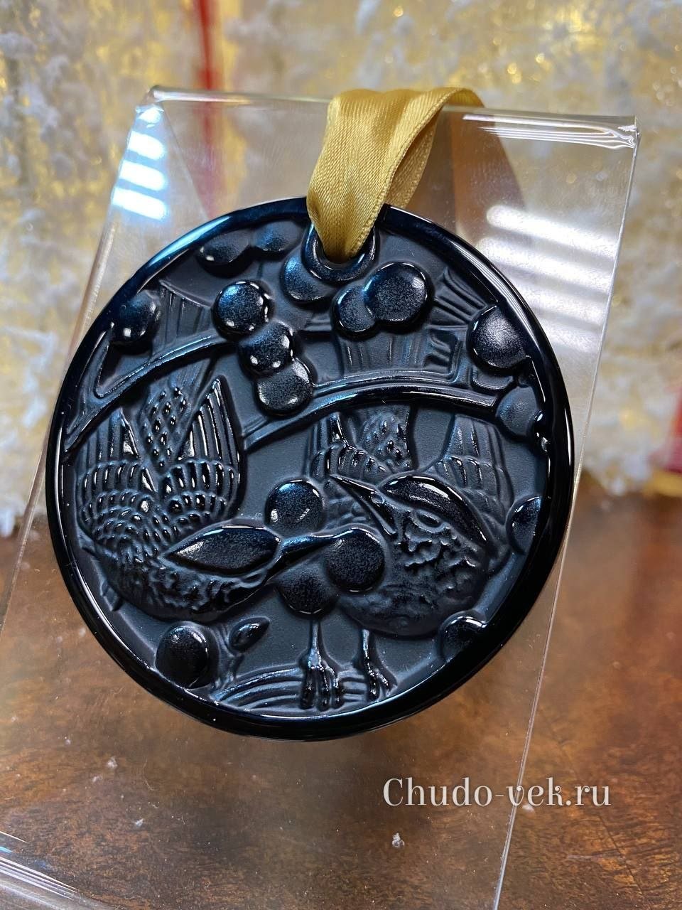 "Чёрная медаль с птицей" от Lalique — изображение 2