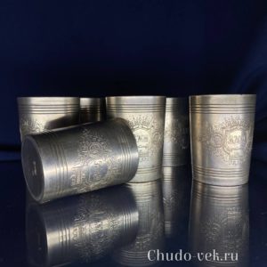 Редкий набор из 6 серебряных стопок в русском стиле