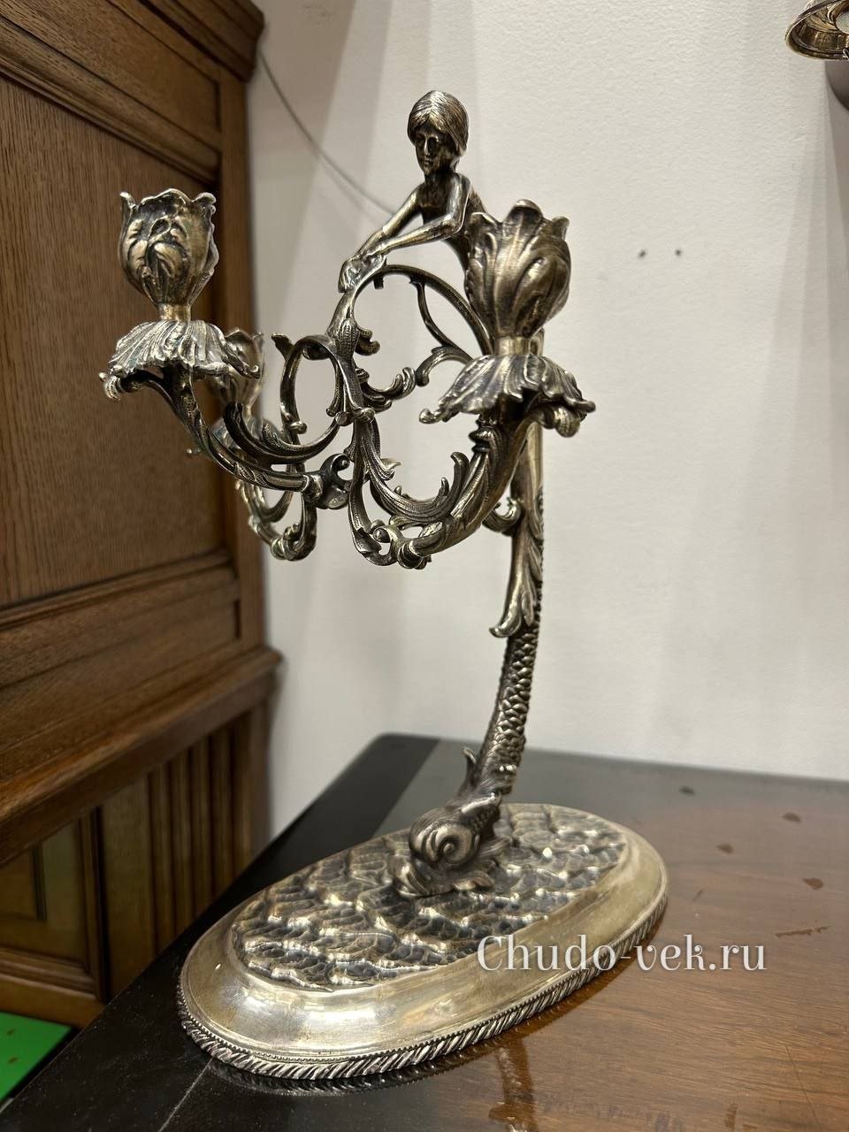 Серебряный канделябр на три свечи