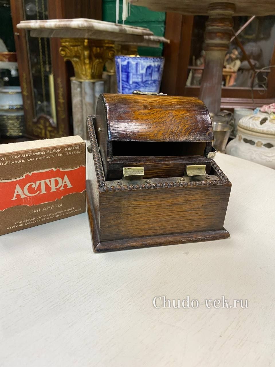 Старинная шкатулка (сигаретница)