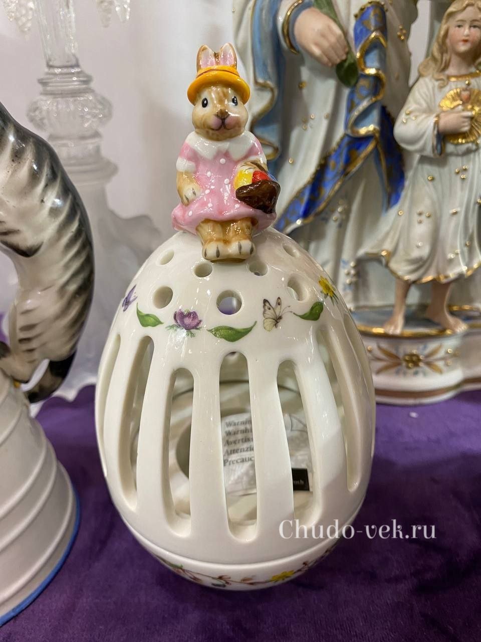 Подсвечник в виде пасхального яйца с кроликом